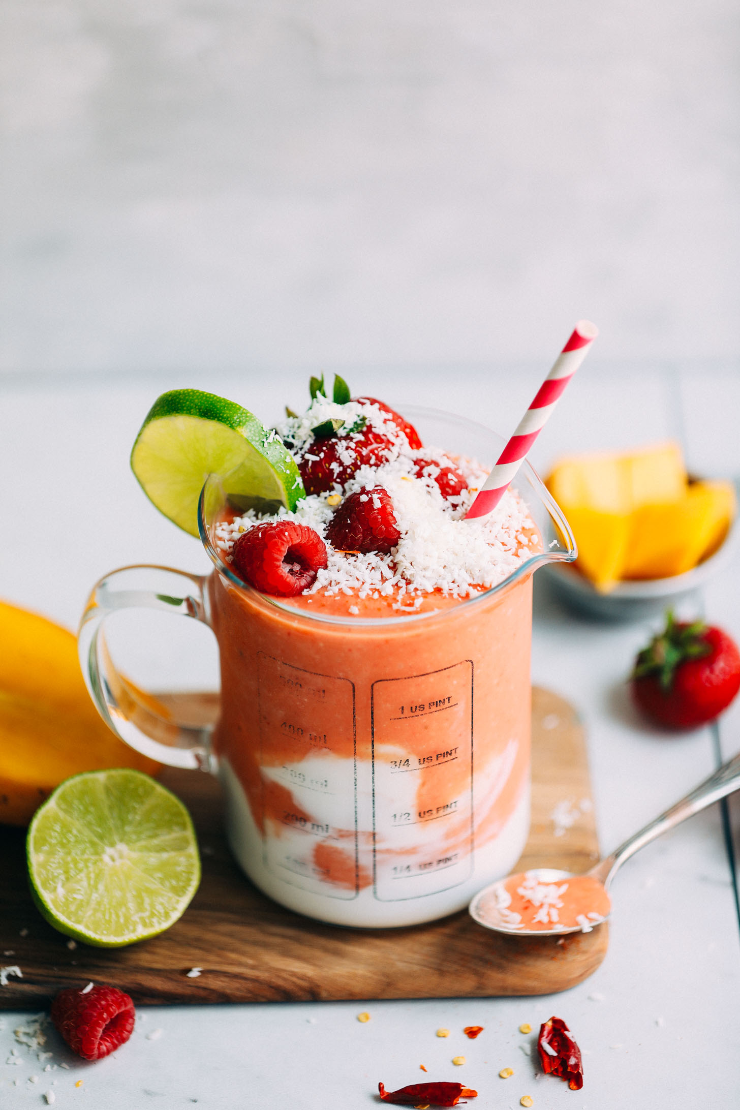 berry mango smoothie