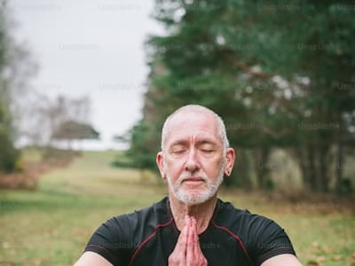 The Benefits of CBD for Seniors: Improving Quality of Life and Addressing Age-Related Issues