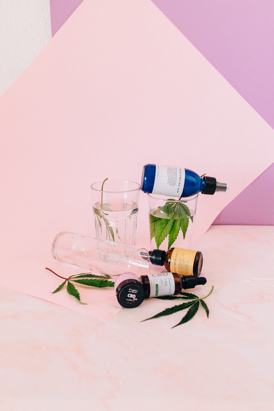 The Ultimate Guide to CBD Tinctures: Benefits, Dosage, and How to Use Them