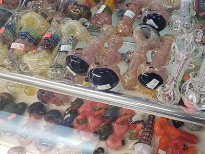 420 Pipes & Glass Smoke Shop