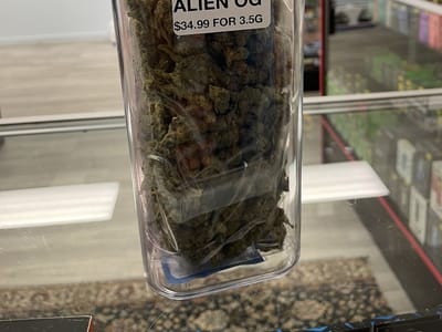 AJ's SMOKE & NOVELTY SHOP / CBD & D8