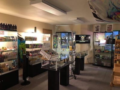 B-Town Vapes & Glass- Heights