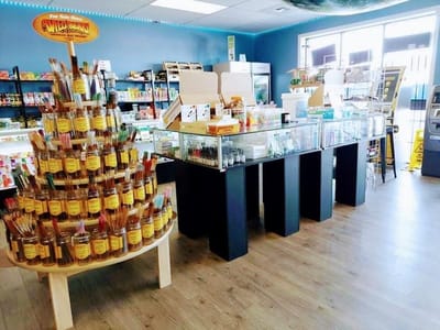 B-Town Vapes & Glass - Broadwater