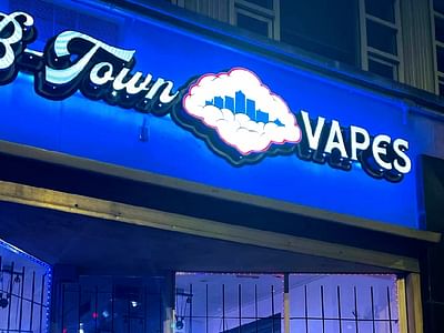 B-Town Vapes & Glass - Downtown