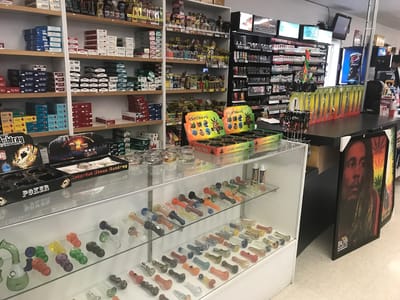 Baker City Bare Bones Smoke and Gift