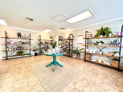 Bay Leaf CBD + THC (Delta 8, Delta 9, Delta 10, HHC) + Kratom + Vapes