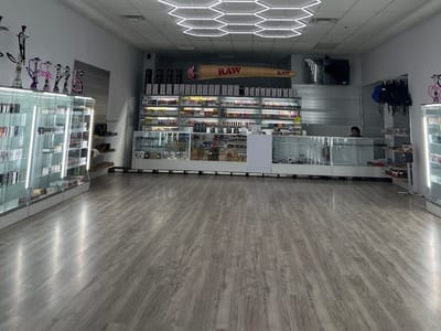 Bigg Smoke - Vapes Bongs CBD Kratom