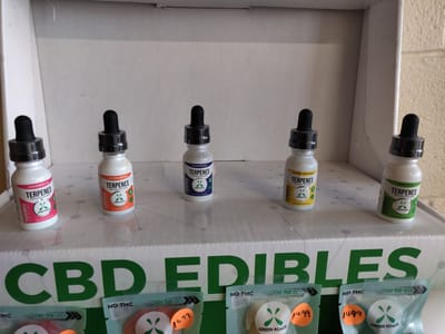BLOSSOMS: HEMP CBD OIL STORE