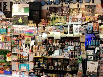 Blow and Tell Smoke Shops, CBD, Kratom and hookah lounge أراجيل و معسل