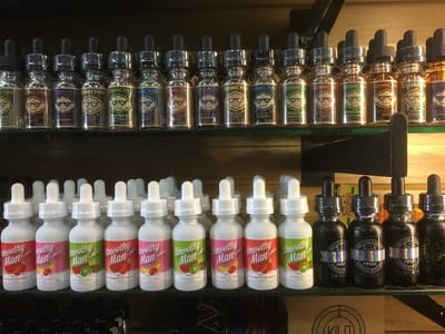 Blow and Tell Smoke Shops, CBD, Kratom and hookah lounge أراجيل و معسل