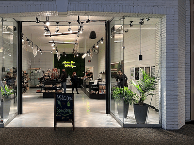 Botanicanna Dubuque- THC, CBD & ACCESSORIES