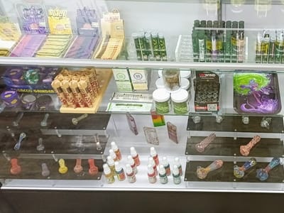 Cannabis Candy Shop & Kratom