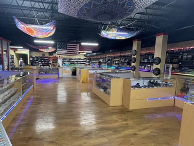 Chasing Clouds Kynd Co Vape & Smoke