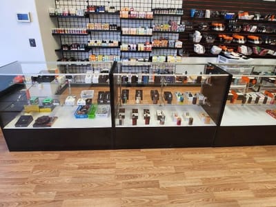 Chuckin' Clouds Vape Shop