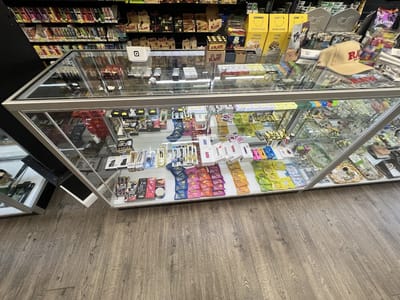 Cigar N Vape (Cigars,Hookah,Disposable Vapes ,CBD, Kratom, Delta-8, Glass bongs, Head shop)