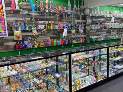 CRADLE Vape CBD Kratom Smoke Shop