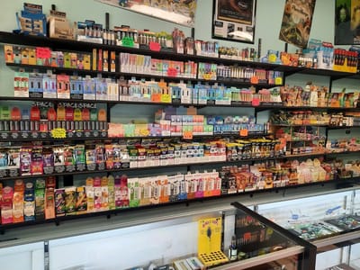 D & J’s Smoke Shop