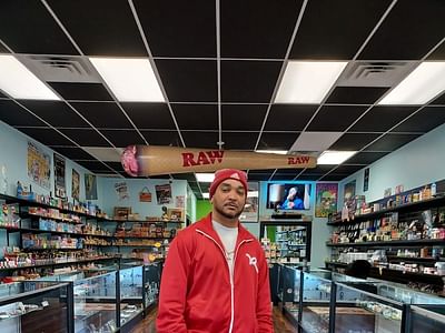 D & J’s Smoke Shop