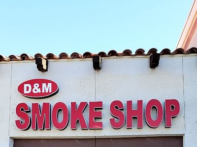 D&M Smoke & Gift Shop