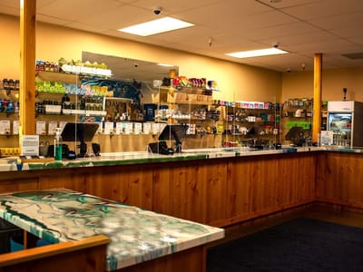 Davis Cannabis Collective - Dispensary and Delivery