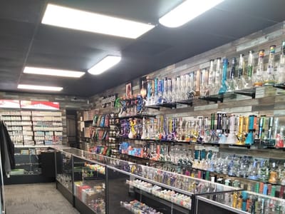 DAYDREAMZ 2 Smokez 'N' Vapez