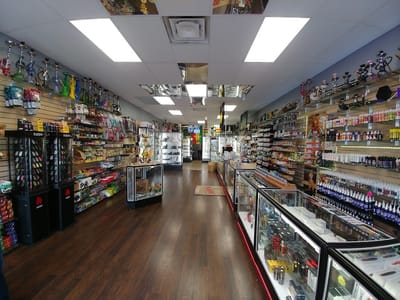 Denver Smokes And Vapes