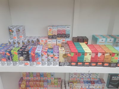 DISCOUNT SMOKES, VAPES, KRATOM, DELTA 8 THC, BEER & LIQUOR