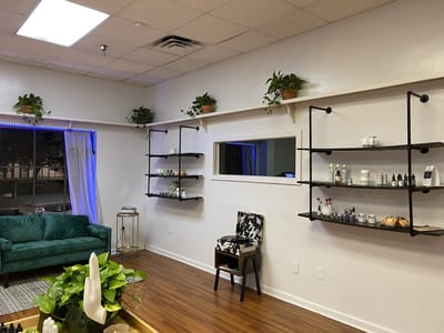 Dr. FeelGood CBD shop