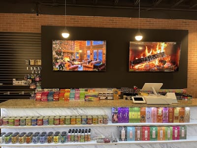 Earth Roots Smoke and Vape | THC |CBD | KRATOM | CARTS | MEDUSA |Hi On Nature | HomeTown Hero| 3Chi | ELFBAR|ORION|Lost Mary