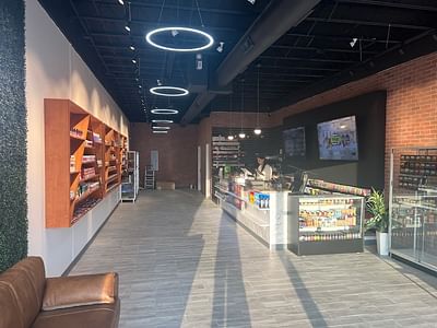 Earth Roots Smoke and Vape | THC |CBD | KRATOM | CARTS | MEDUSA |Hi On Nature | HomeTown Hero| 3Chi | ELFBAR|ORION|Lost Mary