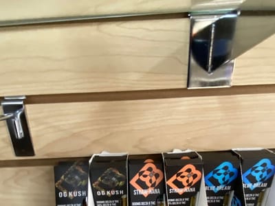 Fourth Ave. Kratom & CBD #2