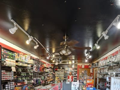 Gravitate Smoke & Convenience