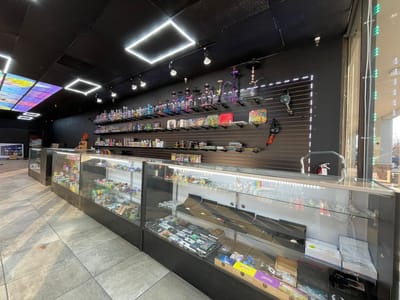 GREEN GLASS SMOKE SHOP( CBD & KRATOM) NEW MANAGEMENT