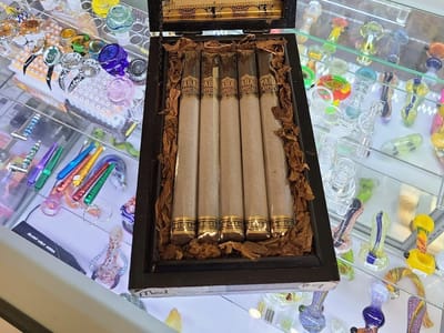 HAPPY LOU'S SMOKE SHOP