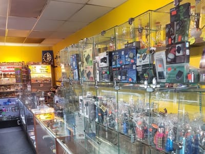 Hi Up Glass Pipes & Cigarettes