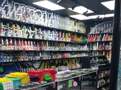 Hippie Hut Smoke Shop - High Street