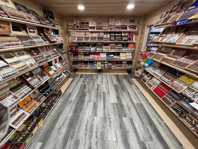 Hippie Hut Smoke Shop - Sawmill