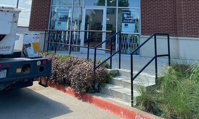 Hits & Giggles - Smoke, Vape, CBD, Kratom Shop