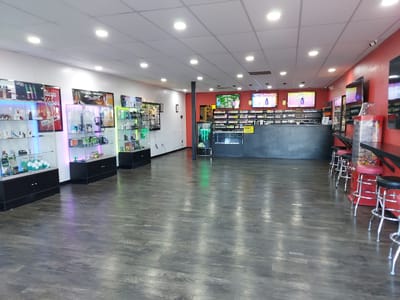 Juicy's Vapor Lounge Salina