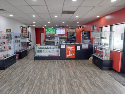 Juicy's Vapor Lounge Topeka West
