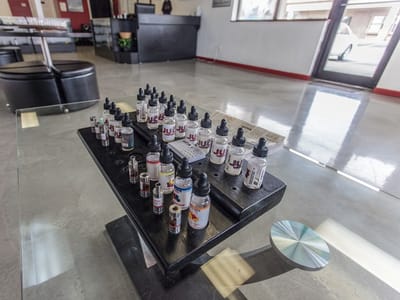 Juicy's Vapor Lounge Topeka West