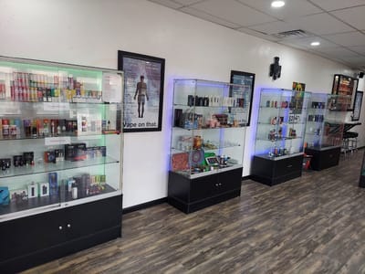 Juicy's Vapor Lounge Topeka West