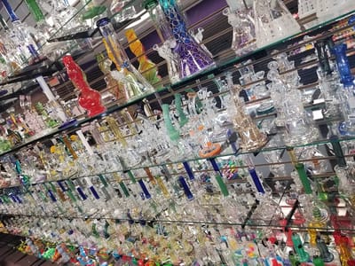 LB TOBACCO & VAPE(BESIDE DOMINOS PIZZA)