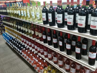 LEO'S Beer & Tobacco Outlet