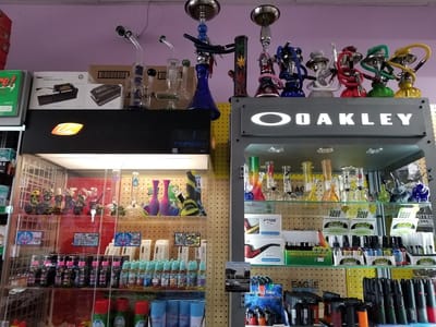 LEO'S Beer & Tobacco Outlet