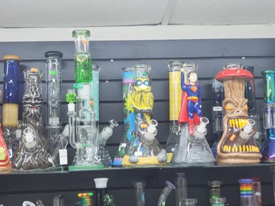 LUCKY 7 SMOKE, VAPE, CBD, KRATOM & DELTA 8