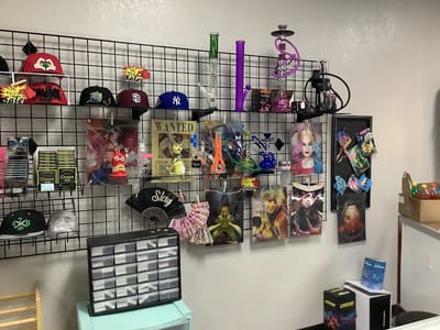 Luis's Laboratory Smoke Shop