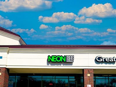 Neon Leaf Smoke Shop