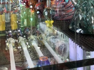 Neverlow Glass Gallery (Smoke shop)
