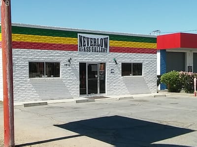 Neverlow Glass Gallery (Smoke shop)